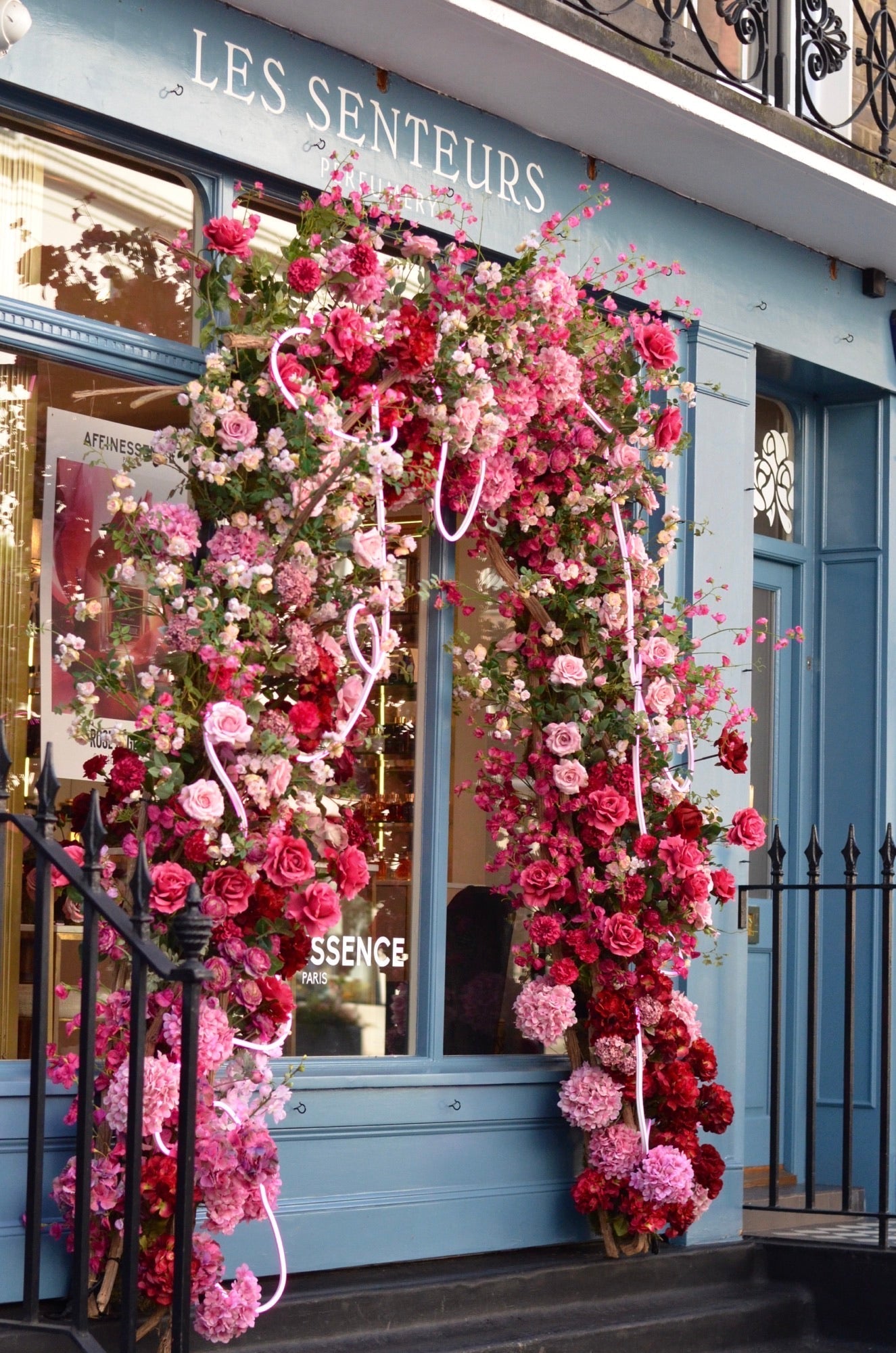 ROSE-REGLISSE window in London UK March to May 2026 – affinessence